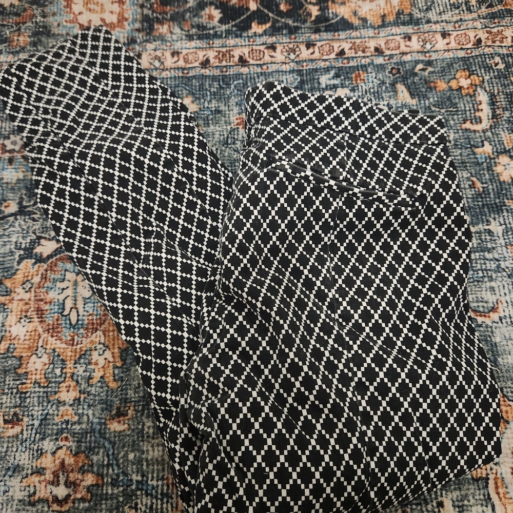 Gap Black And White Patterned Pants - image 2